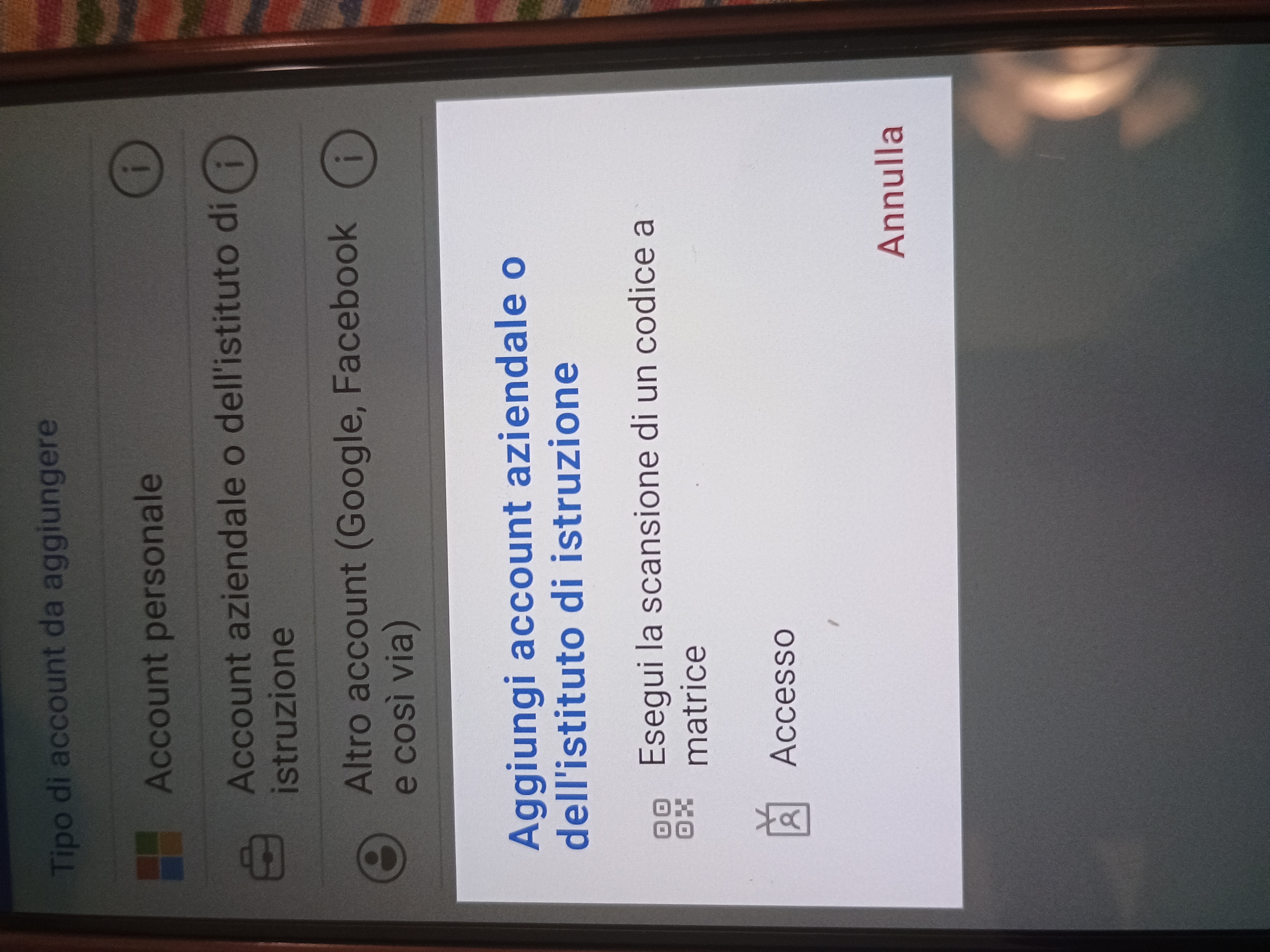 Scansiona QR o accedi con tue credenziali